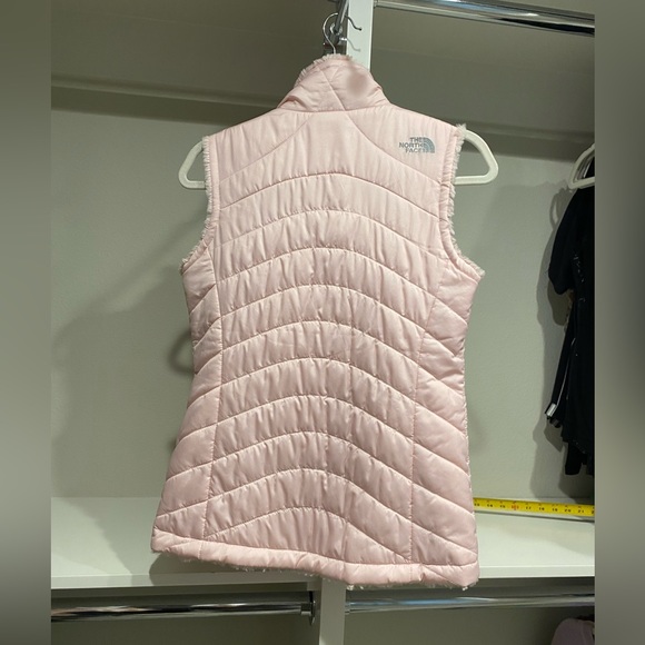 The North Face Reversible Soft Pink Vest - Picture 3 of 6
